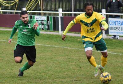 Craig Tucker - Ashford United - Tommy Warrilow - Ashford United manager Tommy Warrilow keeping calm as Nuts & Bolts look to bounce back from 5-1 defeat at Cray Valley - kentonline.co.uk