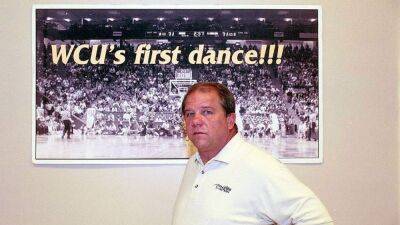 Almost famous - 27 years ago, Phil Hopkins, coach of Western Carolina, fell short against a No. 1 Purdue - espn.com
