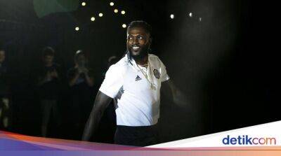 Emmanuel Adebayor - Muda Kerja Keras Tua Foya-foya ala Adebayor - sport.detik.com - Manchester - Ghana - Togo -  Man