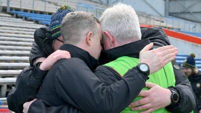 Offaly prevail on emotional day as Liam Kearns honoured