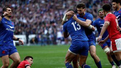 France see off Wales to keep Six Nations title hopes alive