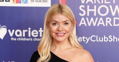 Gary Lineker - Phillip Schofield - Holly Willoughby - Fans say Holly Willoughby and mum 'look like sisters' as she shares 'beautiful' Mother's Day picture - manchestereveningnews.co.uk