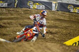 Chase Sexton inherits Detroit Supercross win, loses points with penalty