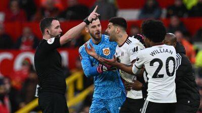 Manchester United beat nine-man Fulham to book Brighton date in FA Cup semi-finals