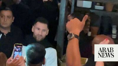 Messi mania in Argentina as soccer star mobbed at restaurant