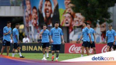 Lionel Messi - Lionel Scaloni - Argentina Memang Juara Dunia, tapi Tak Boleh Seenaknya - sport.detik.com - Qatar - Argentina -  Buenos Aires - Panama -  Panama