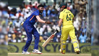 India vs Australia - Watch: Mohammed Siraj Misses Tough Catch in 3rd ODI. Sunil Gavaskar Says "Hasn't Developed Instincts"