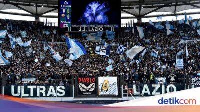 Lazio Hukum Berat Tiga Fans Rasis di Laga Derby Roma