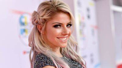 WWE star Alexa Bliss revealed to be 'Masked Singer' contestant