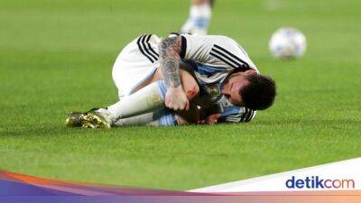 Lionel Messi - Messi Kena Tekel Horor, Lututnya Berdarah, Untung Nggak Apa-apa - sport.detik.com - Qatar - Argentina -  Buenos Aires - Panama -  Panama