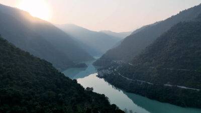 Himalayas: The climate time bomb threatening India