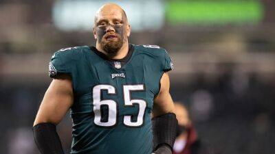 All-Pro lineman Lane Johnson, Eagles agree to contract extension through 2026
