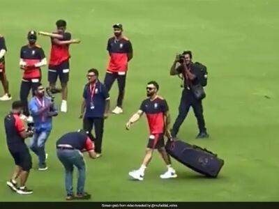 Glenn Maxwell - Virat Kohli - Chris Gayle - Watch: RCB Fans Give Virat Grand Welcome With "Kohli, Kohli" Chants At Chinnaswamy Stadium - sports.ndtv.com - India -  Bangalore