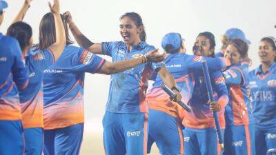 Nat Sciver - Meg Lanning - Harmanpreet Kaur - Hayley Matthews - Radha Yadav - Mumbai Indians thrash Delhi Capitals By 7 Wickets, Clinch Inaugural Women's Premier League Title - sports.ndtv.com - India -  Delhi