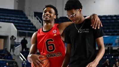 Bronny James dunks over brother at Powerade JamFest - foxnews.com - Usa - Los Angeles - state California -  Memphis -  Houston - state Ohio