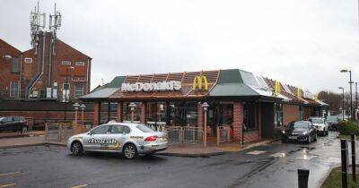 Diners left stunned as group 'carrying knives' chase boy into McDonald's toilets then 'steal man's car key' - manchestereveningnews.co.uk - county Mcdonald