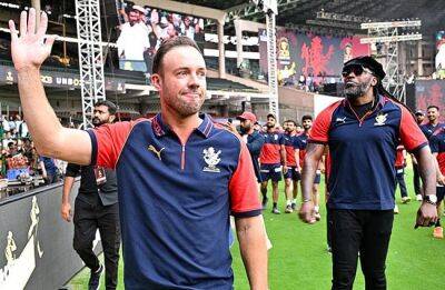 Chris Gayle - Enoch Nkwe - AB de Villiers pens emotional letter after RCB Hall of Fame induction: 'Tears filled my eyes' - news24.com - South Africa -  Bangalore