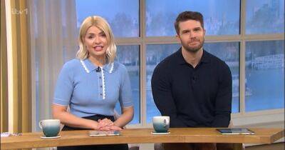 Phillip Schofield - Holly Willoughby - ITV This Morning viewers share 'need' as they cast verdict on Joel Dommett hosting and spot Holly Willoughby's 'mood' - manchestereveningnews.co.uk