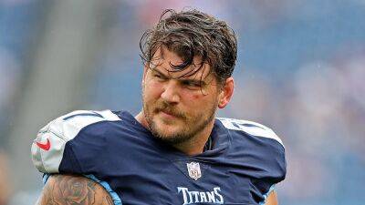Taylor Lewan says ‘everyone’s overreacting’ to garbage bag drop-off, told Titans to bring his stuff