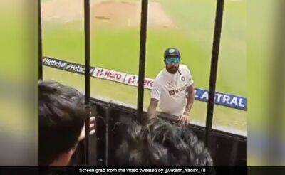 Mohammed Siraj - Watch: Mohammed Siraj Wins Hearts With Beautiful Gesture For Fan During Indore Test - sports.ndtv.com - Australia - India -  Ahmedabad
