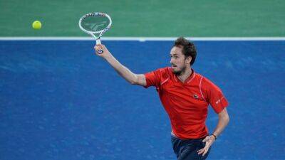 Daniil Medvedev ends Novak Djokovic win streak at 20 matches