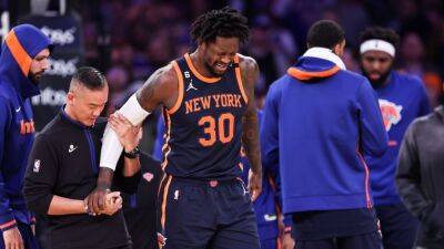 Knicks' Julius Randle exits vs. Heat because of sprained ankle