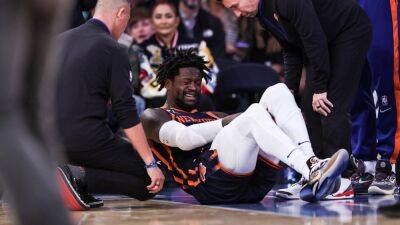 Knicks' All-Star Julius Randle leaves game with sprained ankle as New York readies for playoffs
