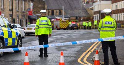 Person dies and two others seriously injured in horror crash - manchestereveningnews.co.uk - Manchester