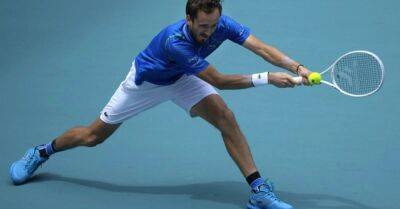 Daniil Medvedev overcomes Christopher Eubanks to reach Miami Open semi-final