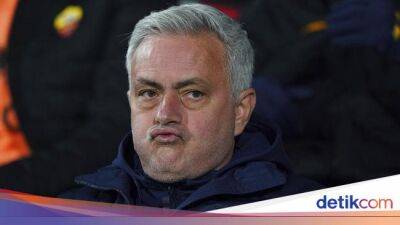 Hukuman Ditunda, Mourinho Bisa Dampingi AS Roma Lawan Juventus