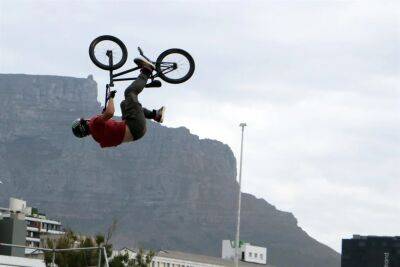 PHOTOS | Ultimate X flips Cape Town on its head!