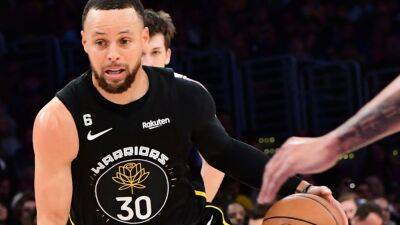 Curry returns for Warriors, 'got stronger as the game went on'
