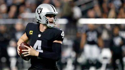 Derek Carr, Saints agree to four-year contract