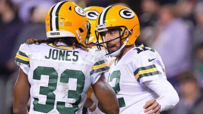 Packers’ Aaron Jones wants Aaron Rodgers back in Green Bay, suggests different veteran QB for Jets