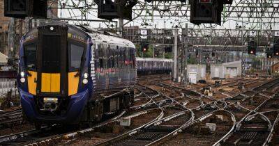 RMT union suspends all strikes for Network Rail workers after new pay offer - manchestereveningnews.co.uk - Manchester