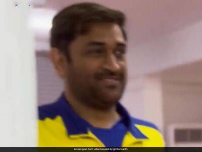 Watch: MS Dhoni Somehow Escapes Colour Barrage During CSK's Holi Celebrations