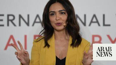 Actor Nazanin Boniadi asks world to back Iran women protests