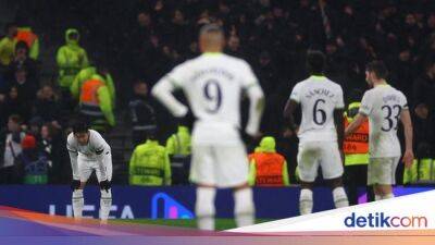 Antonio Conte - Tottenham Hotspur - Tottenham Puasa Trofi Lagi Deh... - sport.detik.com