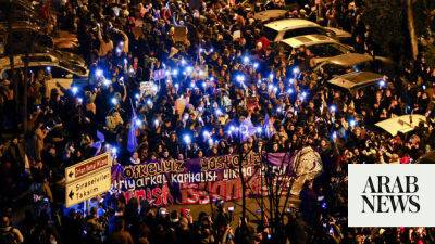 Women in Turkiye brave ban on Istanbul march, get tear-gassed