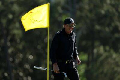 Mickelson defies expectations with Masters 65: 'It was a fun day'