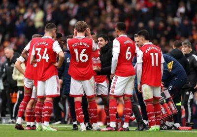 Arsenal show Premier League title strain under Anfield spotlight