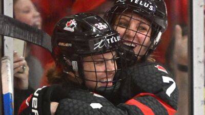 Sarah Fillier - Canada outlasts U.S. in shootout at women's world hockey tourney - espn.com - Usa - Canada