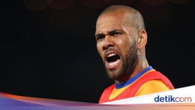 Dani Alves - Dani Alves Masih Dipenjara, Saudaranya Tulis 'Pesan Terselubung' - sport.detik.com