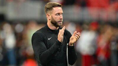 Former NFL head coach Kliff Kingsbury to work with quarterbacks at USC: reports