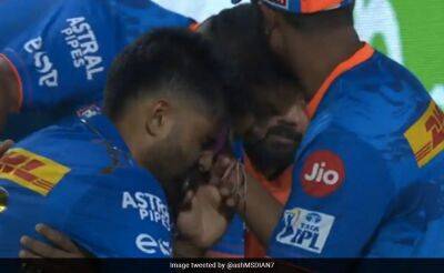Watch: Suryakumar Yadav Hit Above Eye While Attempting Catch, Screams In Pain During DC vs MI Match In IPL 2023