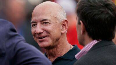 Jeff Bezos won't bid on Washington Commanders, source says