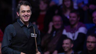 Ronnie O'Sullivan ready 'to climb the mountain' as he chases record eighth World Snooker Championship title