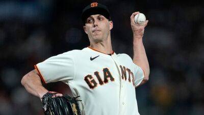 Giants' Taylor Rogers tosses glove in trash after poor outing vs Dodgers