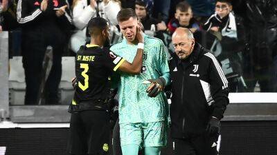 Wojciech Szczesny 'doing well' after Juventus goalkeeper leaves pitch against Sporting clutching his chest