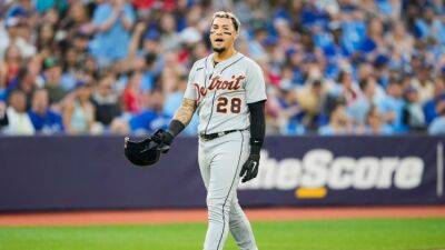 Tigers' Javier Baez pulled from game after gaffe on bases